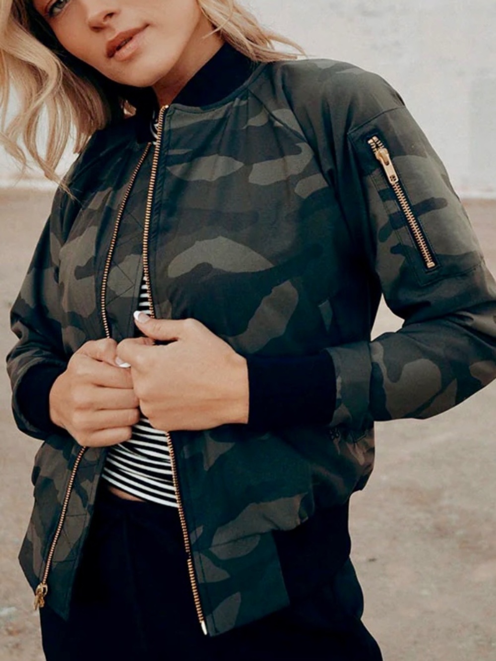 Albion Fit Camo Lightweight Bomber Jacket Size Medium